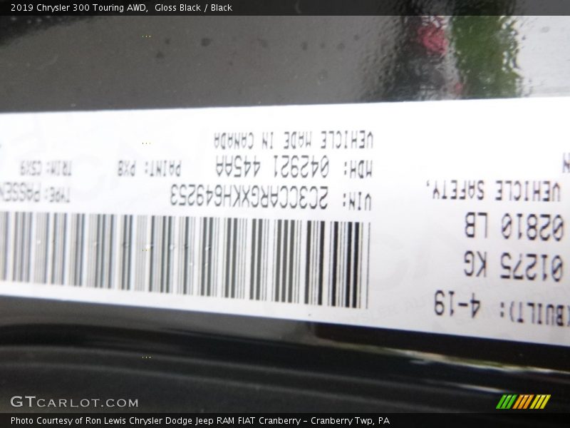Gloss Black / Black 2019 Chrysler 300 Touring AWD