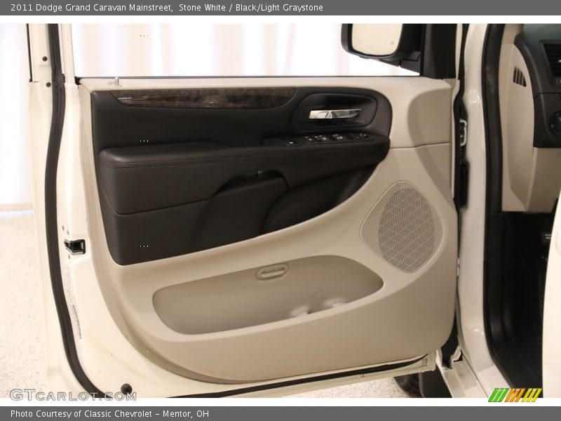 Stone White / Black/Light Graystone 2011 Dodge Grand Caravan Mainstreet