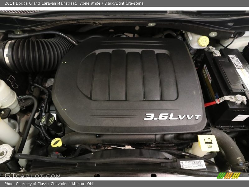 Stone White / Black/Light Graystone 2011 Dodge Grand Caravan Mainstreet