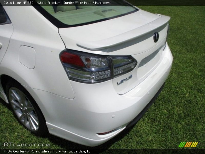 Starfire White Pearl / Parchment 2010 Lexus HS 250h Hybrid Premium