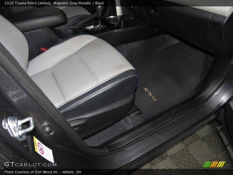 Magnetic Gray Metallic / Black 2016 Toyota RAV4 Limited