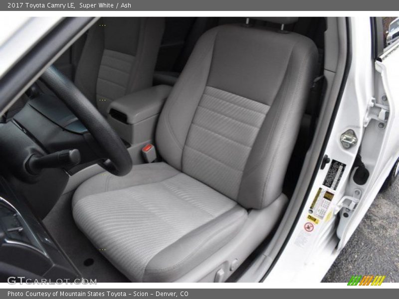 Super White / Ash 2017 Toyota Camry LE