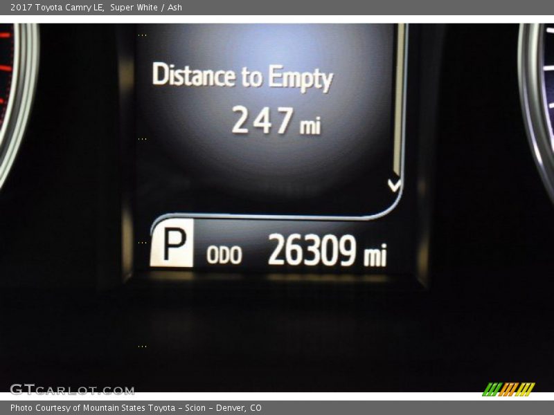 Super White / Ash 2017 Toyota Camry LE