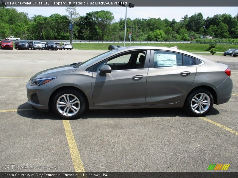 Pepperdust Metallic / Jet Black/­Galvanized 2019 Chevrolet Cruze LT
