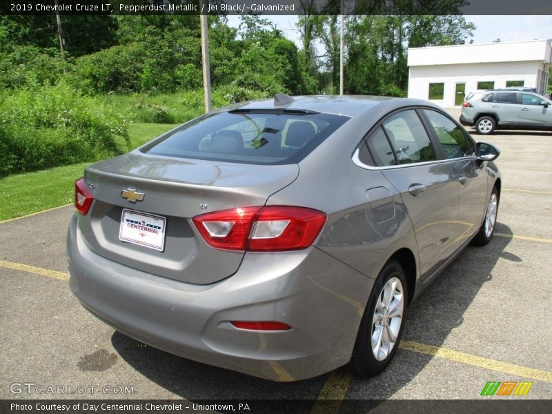 Pepperdust Metallic / Jet Black/­Galvanized 2019 Chevrolet Cruze LT