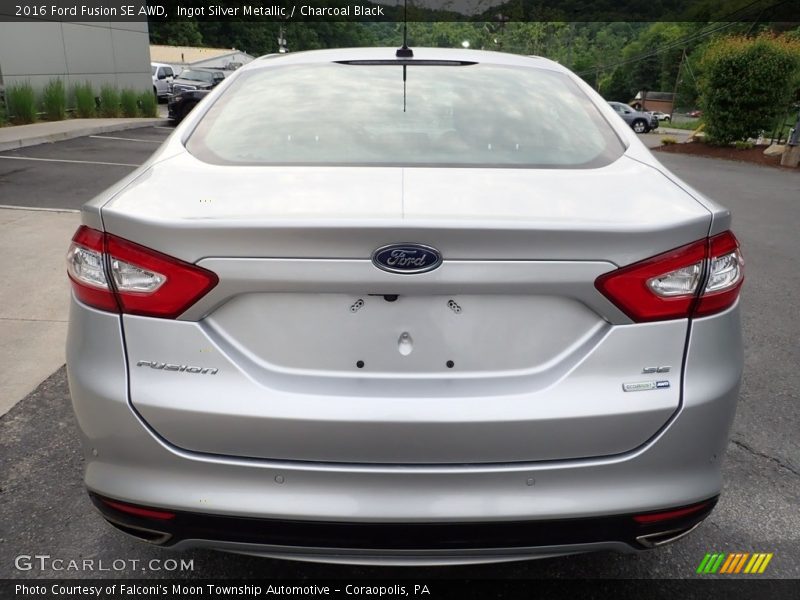 Ingot Silver Metallic / Charcoal Black 2016 Ford Fusion SE AWD