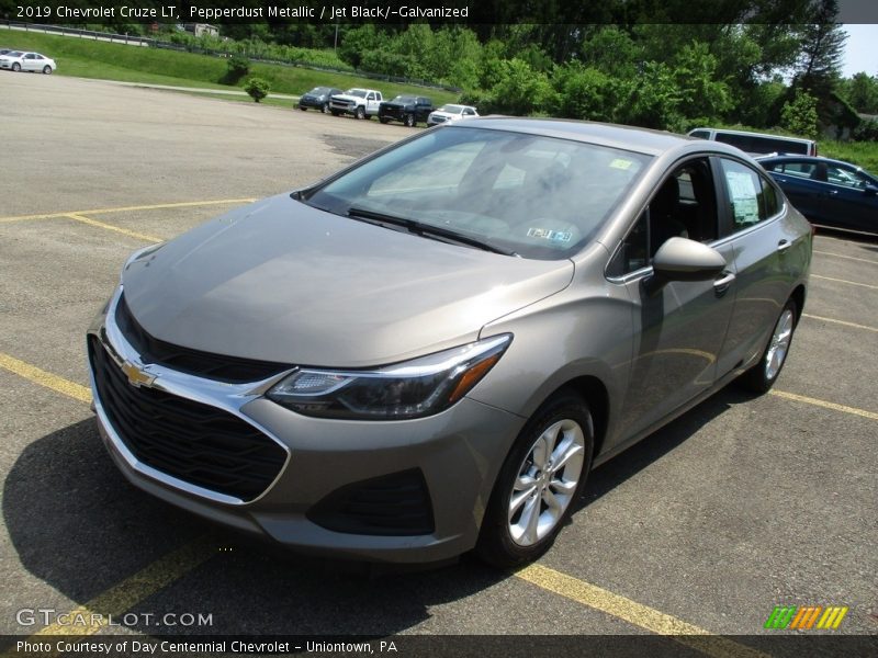 Pepperdust Metallic / Jet Black/­Galvanized 2019 Chevrolet Cruze LT