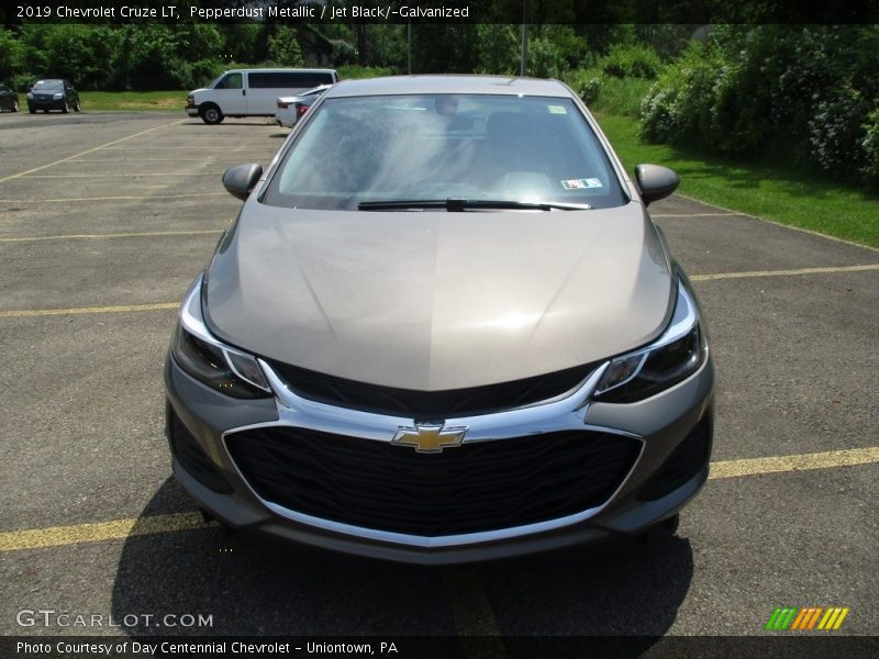 Pepperdust Metallic / Jet Black/­Galvanized 2019 Chevrolet Cruze LT