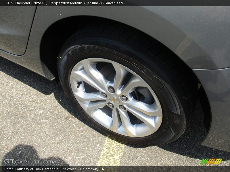 Pepperdust Metallic / Jet Black/­Galvanized 2019 Chevrolet Cruze LT