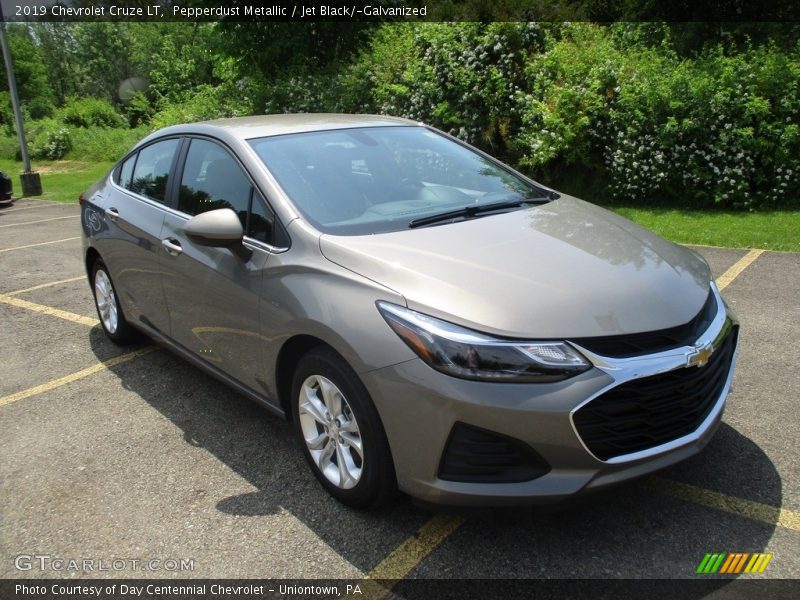 Pepperdust Metallic / Jet Black/­Galvanized 2019 Chevrolet Cruze LT