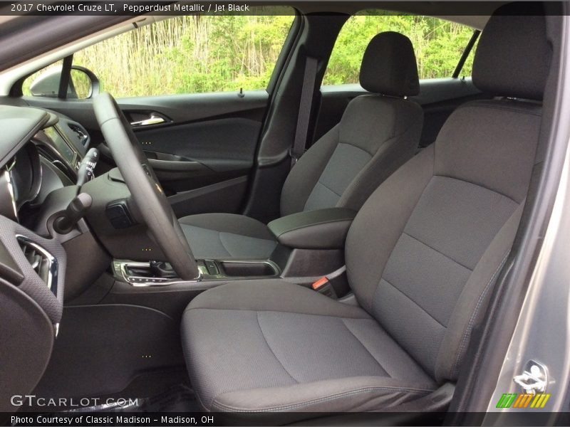 Pepperdust Metallic / Jet Black 2017 Chevrolet Cruze LT