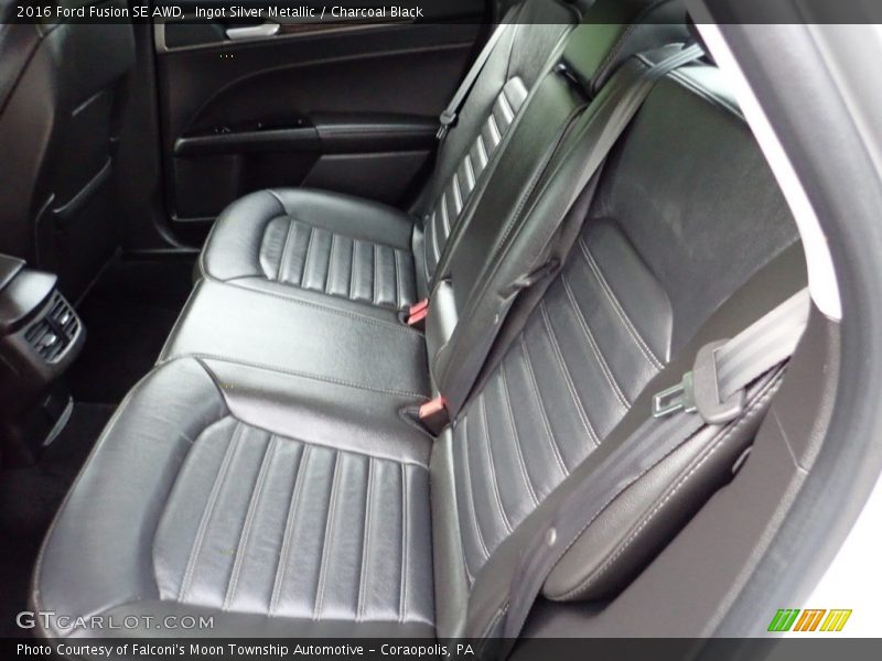 Ingot Silver Metallic / Charcoal Black 2016 Ford Fusion SE AWD
