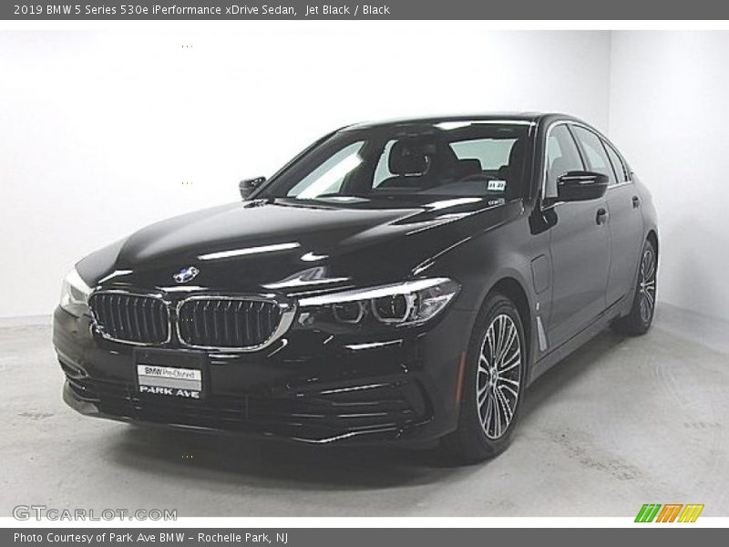 Jet Black / Black 2019 BMW 5 Series 530e iPerformance xDrive Sedan