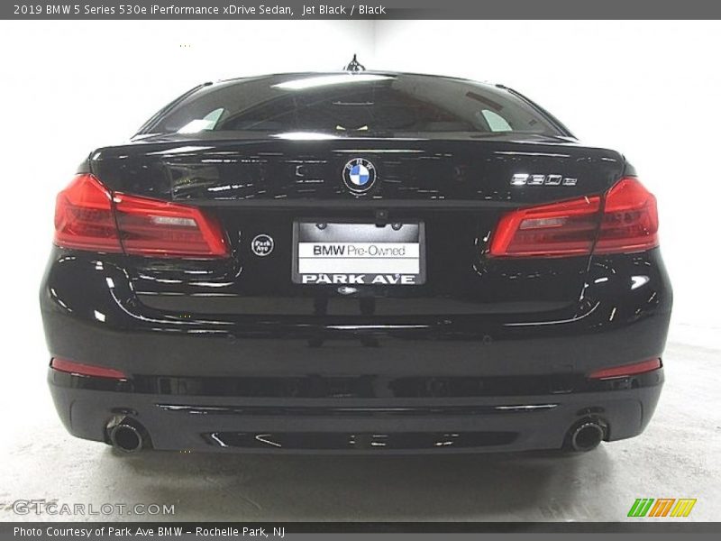 Jet Black / Black 2019 BMW 5 Series 530e iPerformance xDrive Sedan