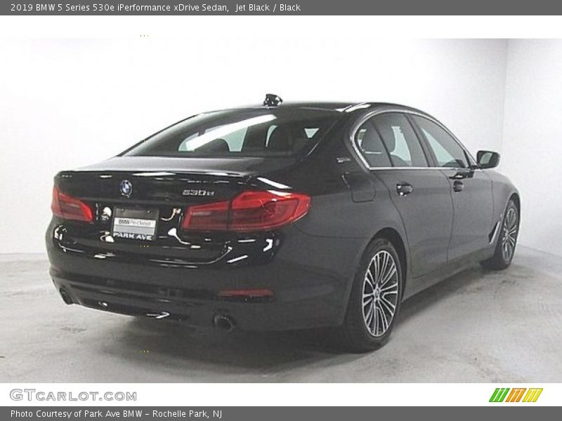 Jet Black / Black 2019 BMW 5 Series 530e iPerformance xDrive Sedan