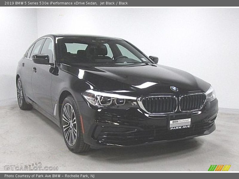 Jet Black / Black 2019 BMW 5 Series 530e iPerformance xDrive Sedan