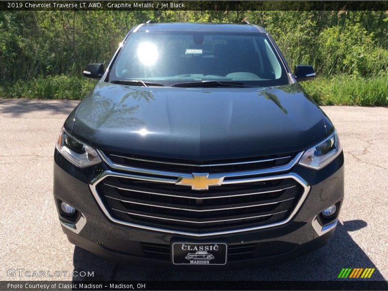 Graphite Metallic / Jet Black 2019 Chevrolet Traverse LT AWD