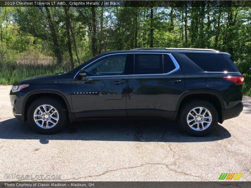 Graphite Metallic / Jet Black 2019 Chevrolet Traverse LT AWD