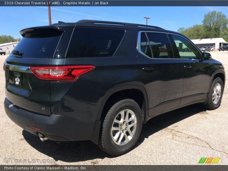 Graphite Metallic / Jet Black 2019 Chevrolet Traverse LT AWD
