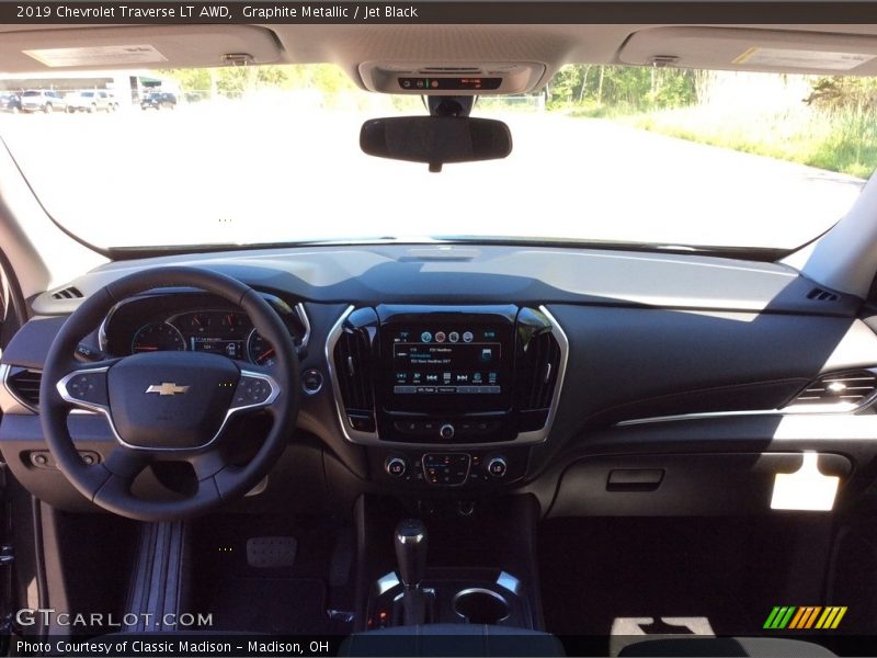 Graphite Metallic / Jet Black 2019 Chevrolet Traverse LT AWD