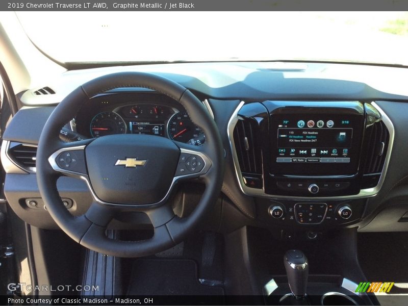 Graphite Metallic / Jet Black 2019 Chevrolet Traverse LT AWD