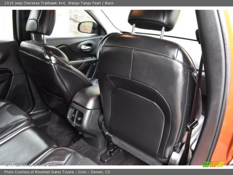 Mango Tango Pearl / Black 2016 Jeep Cherokee Trailhawk 4x4