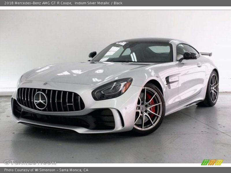 Front 3/4 View of 2018 AMG GT R Coupe