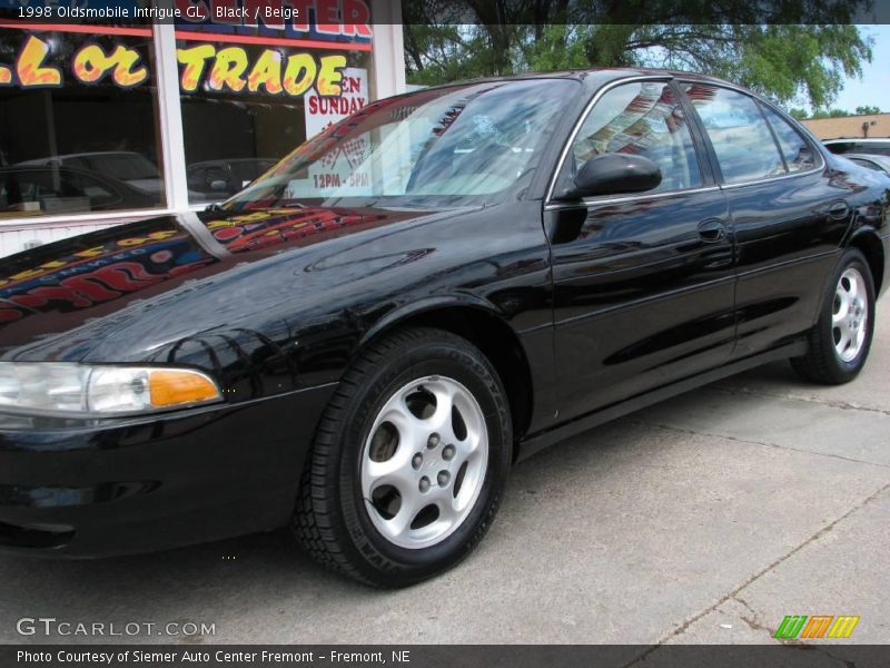 Black / Beige 1998 Oldsmobile Intrigue GL