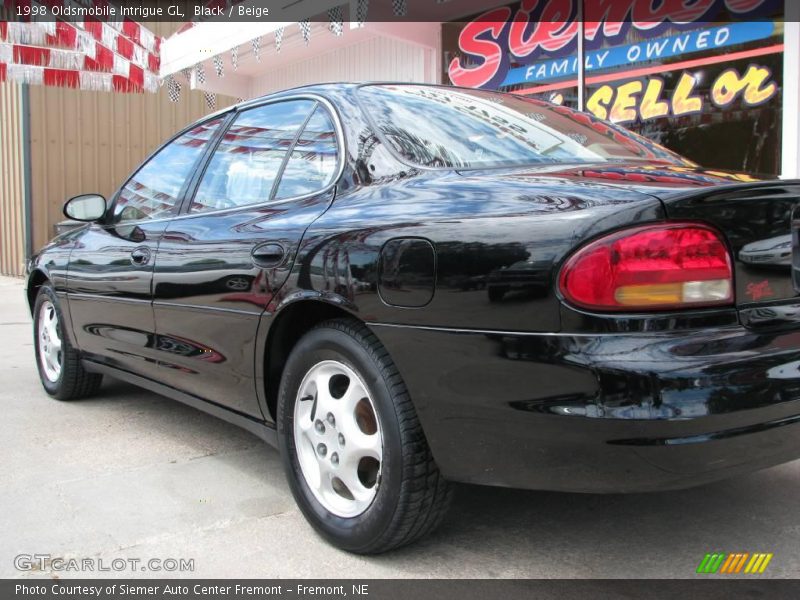 Black / Beige 1998 Oldsmobile Intrigue GL