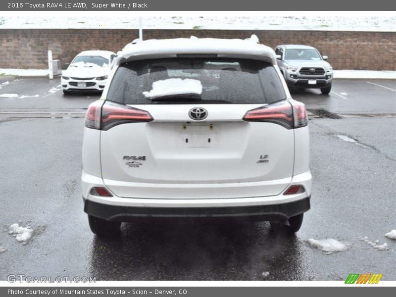 Super White / Black 2016 Toyota RAV4 LE AWD