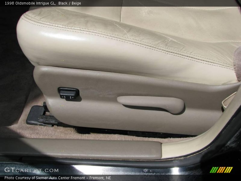 Black / Beige 1998 Oldsmobile Intrigue GL