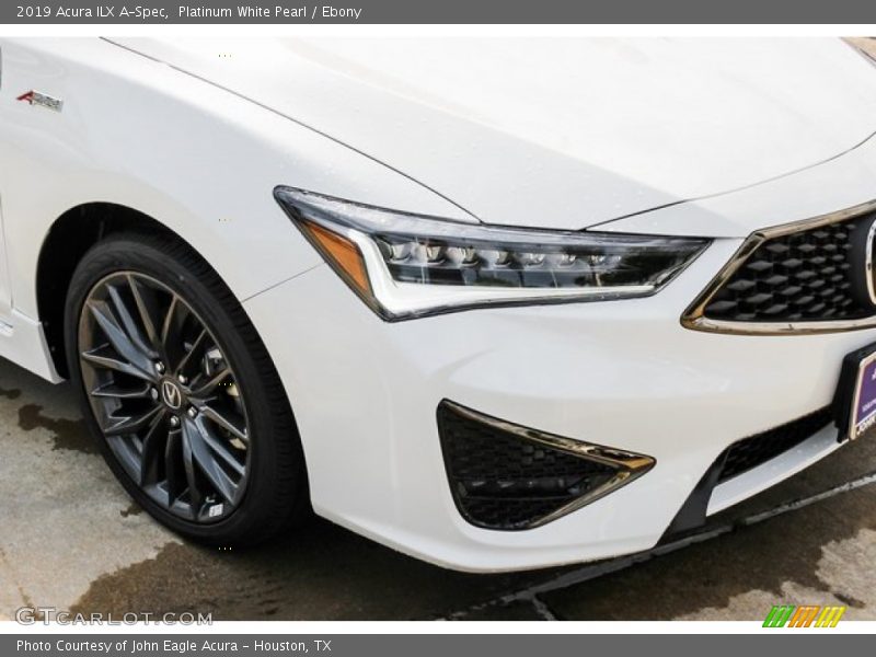 Platinum White Pearl / Ebony 2019 Acura ILX A-Spec