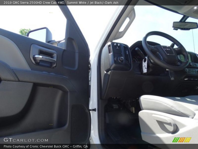 Summit White / Jet Black/­Dark Ash 2019 GMC Sierra 2500HD Crew Cab 4WD