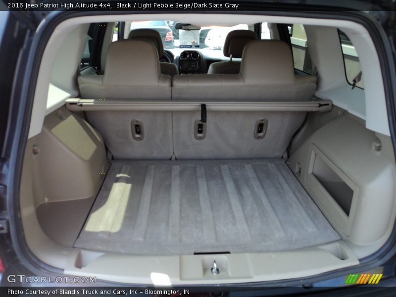 Black / Light Pebble Beige/Dark Slate Gray 2016 Jeep Patriot High Altitude 4x4