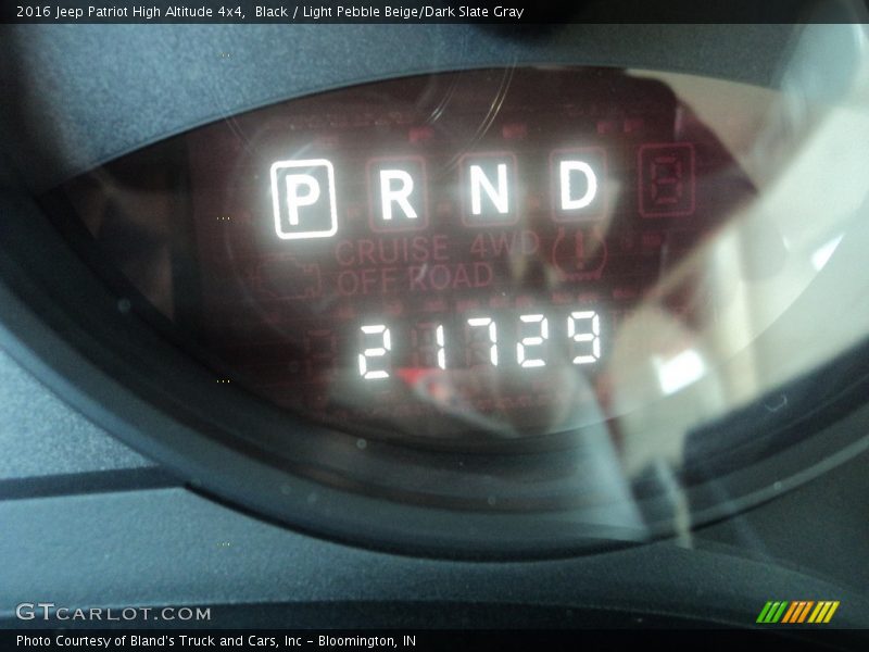 Black / Light Pebble Beige/Dark Slate Gray 2016 Jeep Patriot High Altitude 4x4