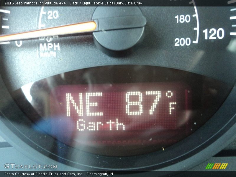 Black / Light Pebble Beige/Dark Slate Gray 2016 Jeep Patriot High Altitude 4x4