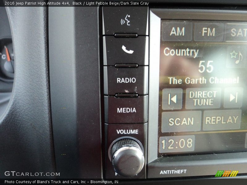 Black / Light Pebble Beige/Dark Slate Gray 2016 Jeep Patriot High Altitude 4x4