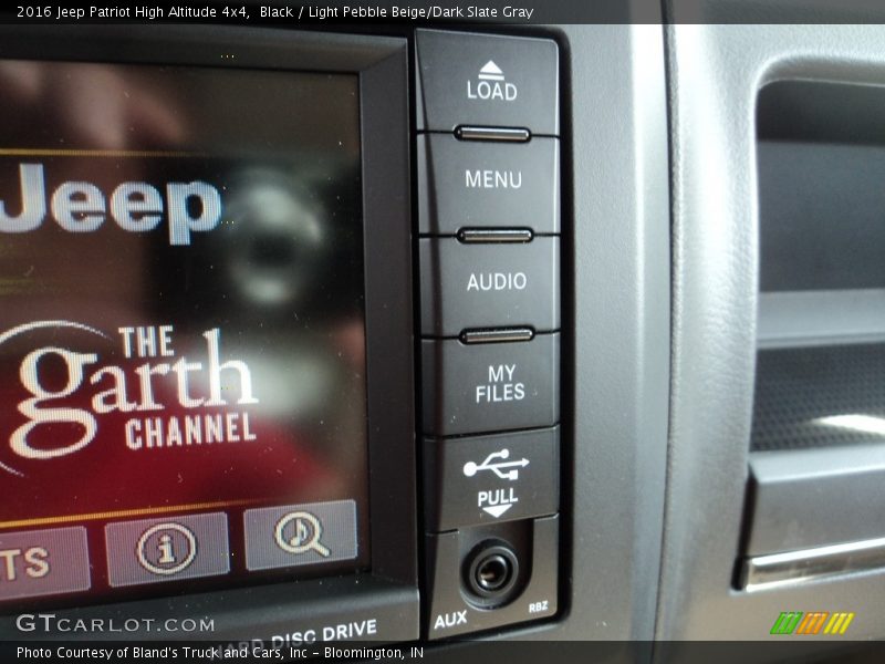 Black / Light Pebble Beige/Dark Slate Gray 2016 Jeep Patriot High Altitude 4x4