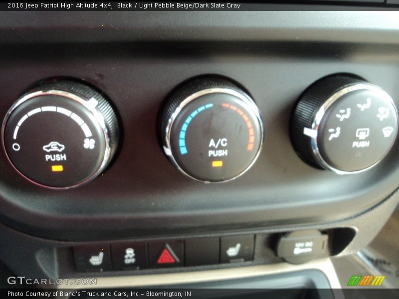 Black / Light Pebble Beige/Dark Slate Gray 2016 Jeep Patriot High Altitude 4x4