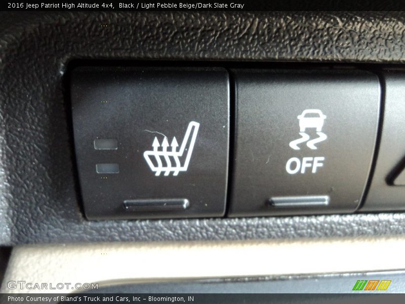 Black / Light Pebble Beige/Dark Slate Gray 2016 Jeep Patriot High Altitude 4x4
