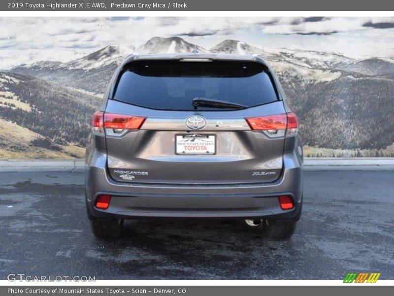 Predawn Gray Mica / Black 2019 Toyota Highlander XLE AWD