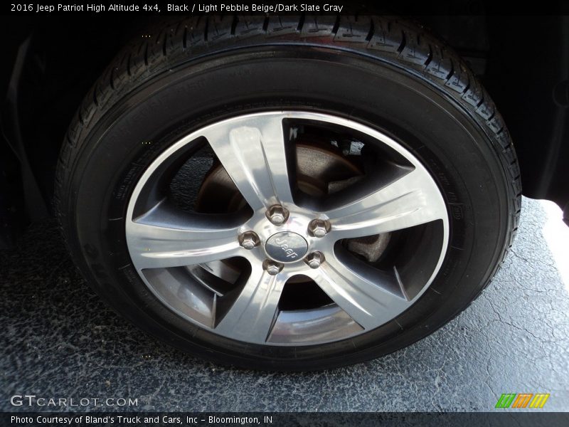 Black / Light Pebble Beige/Dark Slate Gray 2016 Jeep Patriot High Altitude 4x4