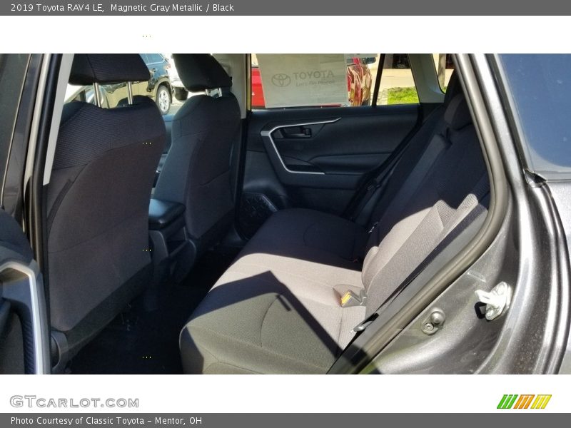 Magnetic Gray Metallic / Black 2019 Toyota RAV4 LE