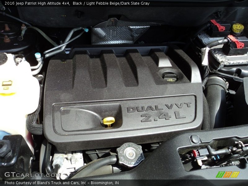 Black / Light Pebble Beige/Dark Slate Gray 2016 Jeep Patriot High Altitude 4x4