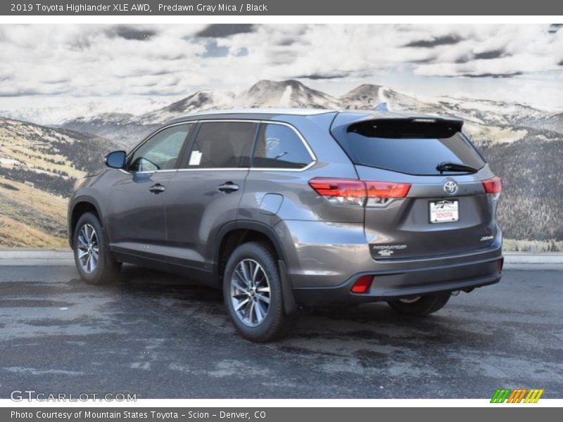 Predawn Gray Mica / Black 2019 Toyota Highlander XLE AWD