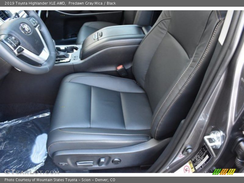 Predawn Gray Mica / Black 2019 Toyota Highlander XLE AWD