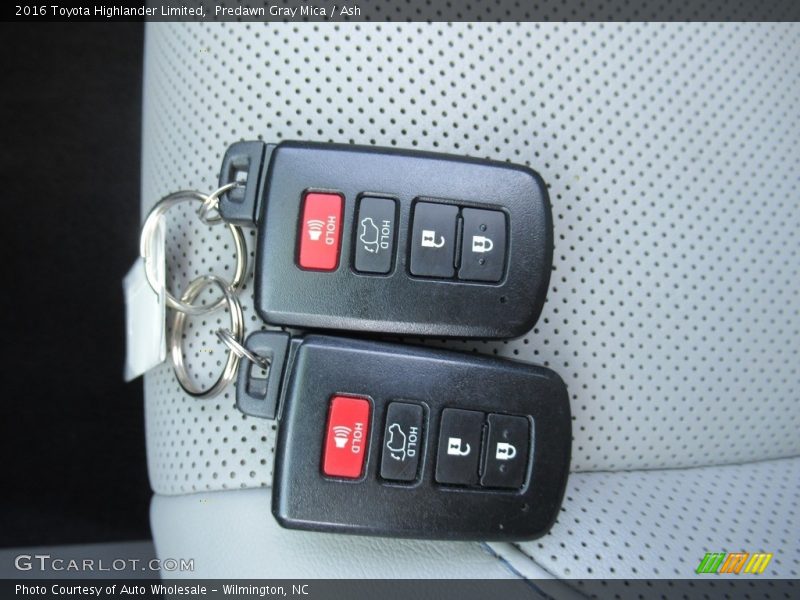 Predawn Gray Mica / Ash 2016 Toyota Highlander Limited