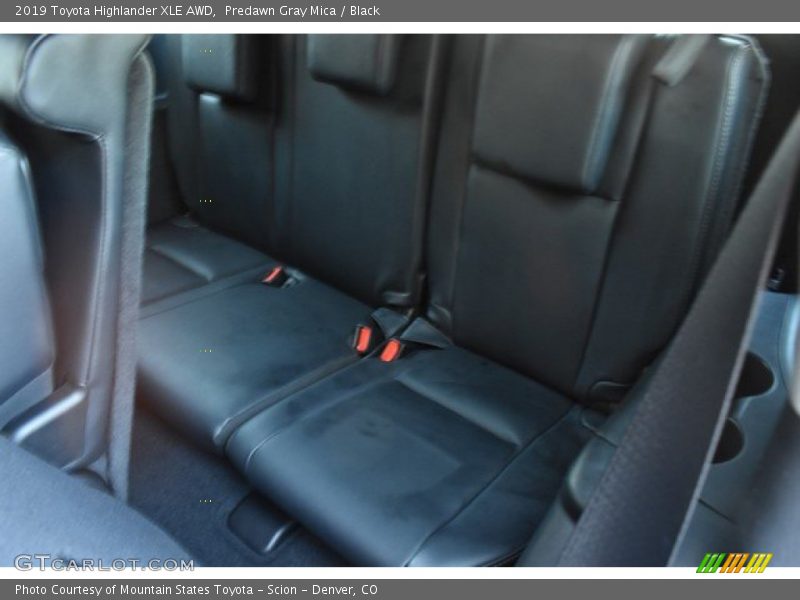 Predawn Gray Mica / Black 2019 Toyota Highlander XLE AWD