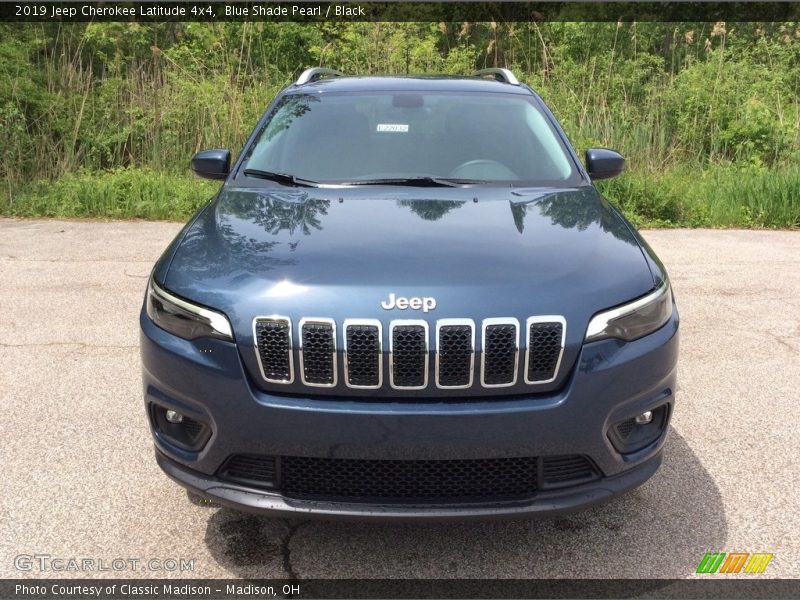 Blue Shade Pearl / Black 2019 Jeep Cherokee Latitude 4x4