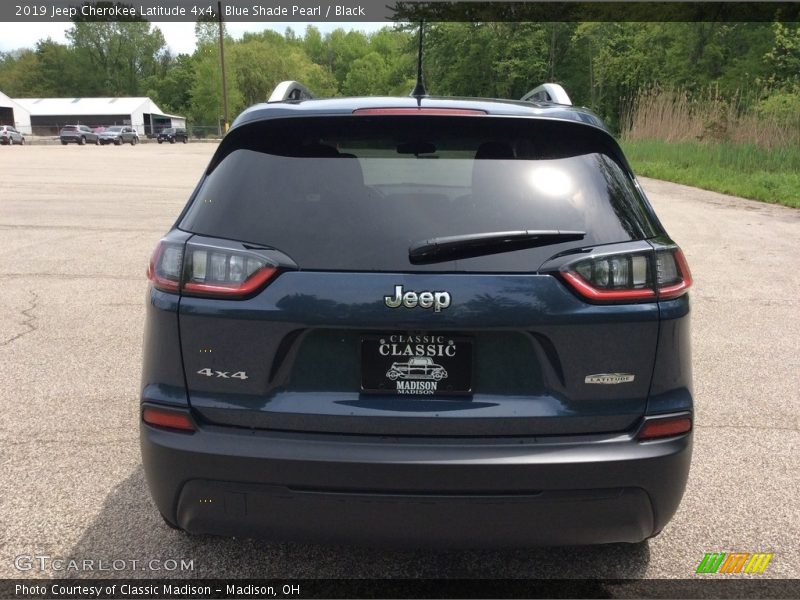 Blue Shade Pearl / Black 2019 Jeep Cherokee Latitude 4x4